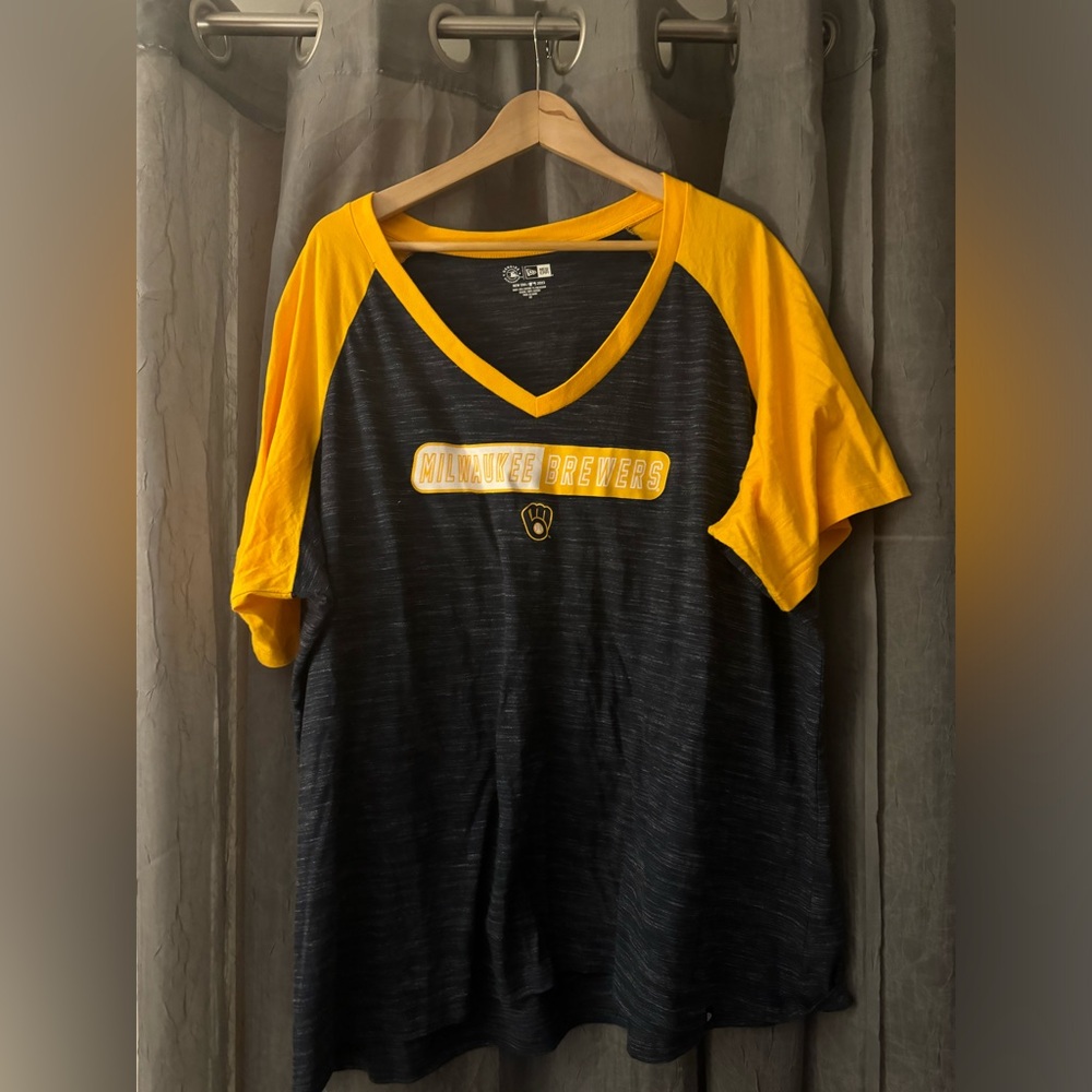 Women’s Milwaukee Brewers v-neck shirt